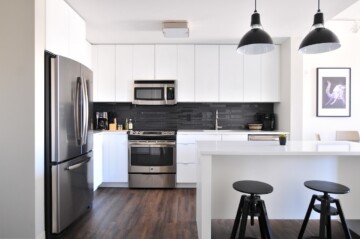 modern-open-floor-plan-kitchen-with-island