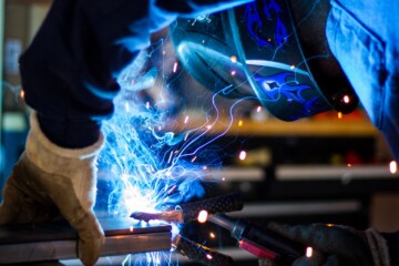 manufacturing-sparks-and-welding